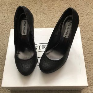 Black Sparkly Steve Madden Pumps